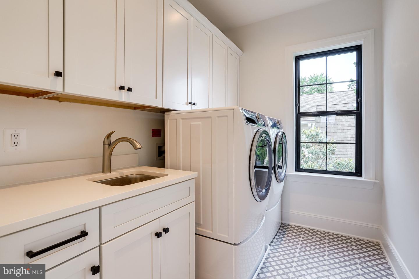 1933 N VAN BUREN ST, ARLINGTON, Virginia 22205, 4 Bedrooms Bedrooms, ,3 BathroomsBathrooms,Residential,For sale,1933 N VAN BUREN ST,VAAR2054436 MLS # VAAR2054436