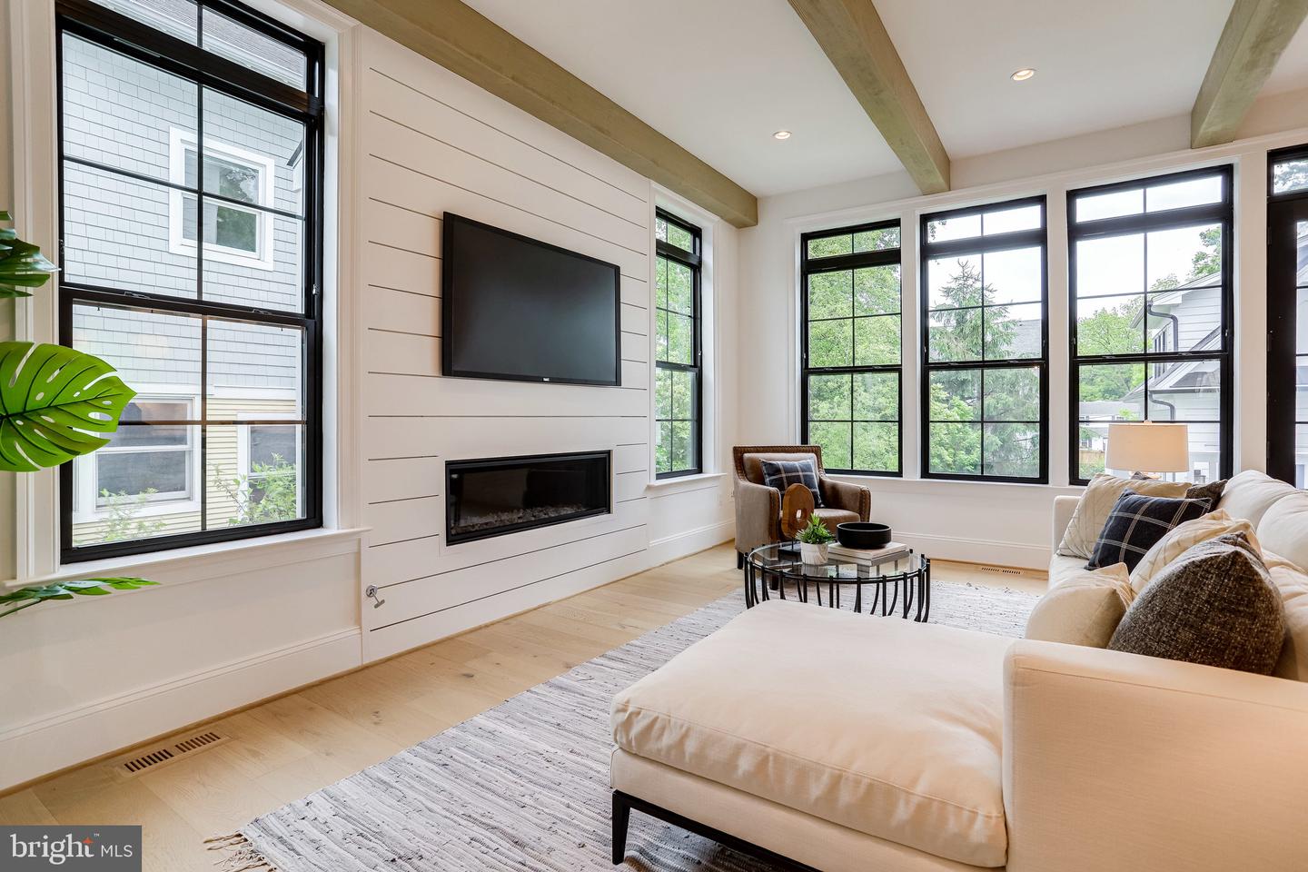 1933 N VAN BUREN ST, ARLINGTON, Virginia 22205, 4 Bedrooms Bedrooms, ,3 BathroomsBathrooms,Residential,For sale,1933 N VAN BUREN ST,VAAR2054436 MLS # VAAR2054436