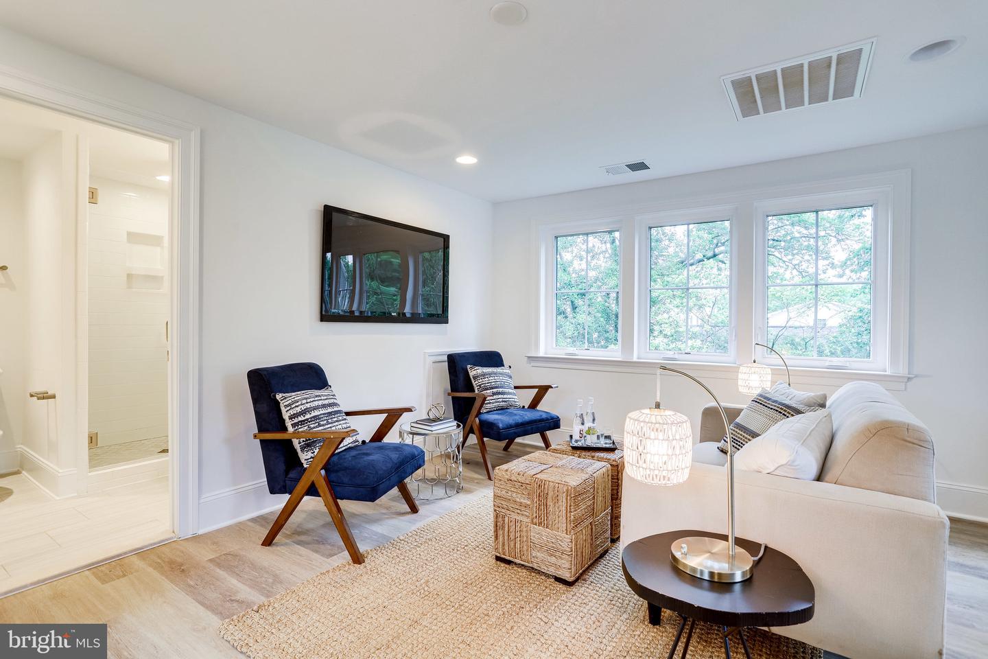 1933 N VAN BUREN ST, ARLINGTON, Virginia 22205, 4 Bedrooms Bedrooms, ,3 BathroomsBathrooms,Residential,For sale,1933 N VAN BUREN ST,VAAR2054436 MLS # VAAR2054436