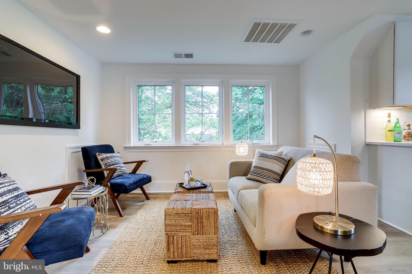 1933 N VAN BUREN ST, ARLINGTON, Virginia 22205, 4 Bedrooms Bedrooms, ,3 BathroomsBathrooms,Residential,For sale,1933 N VAN BUREN ST,VAAR2054436 MLS # VAAR2054436