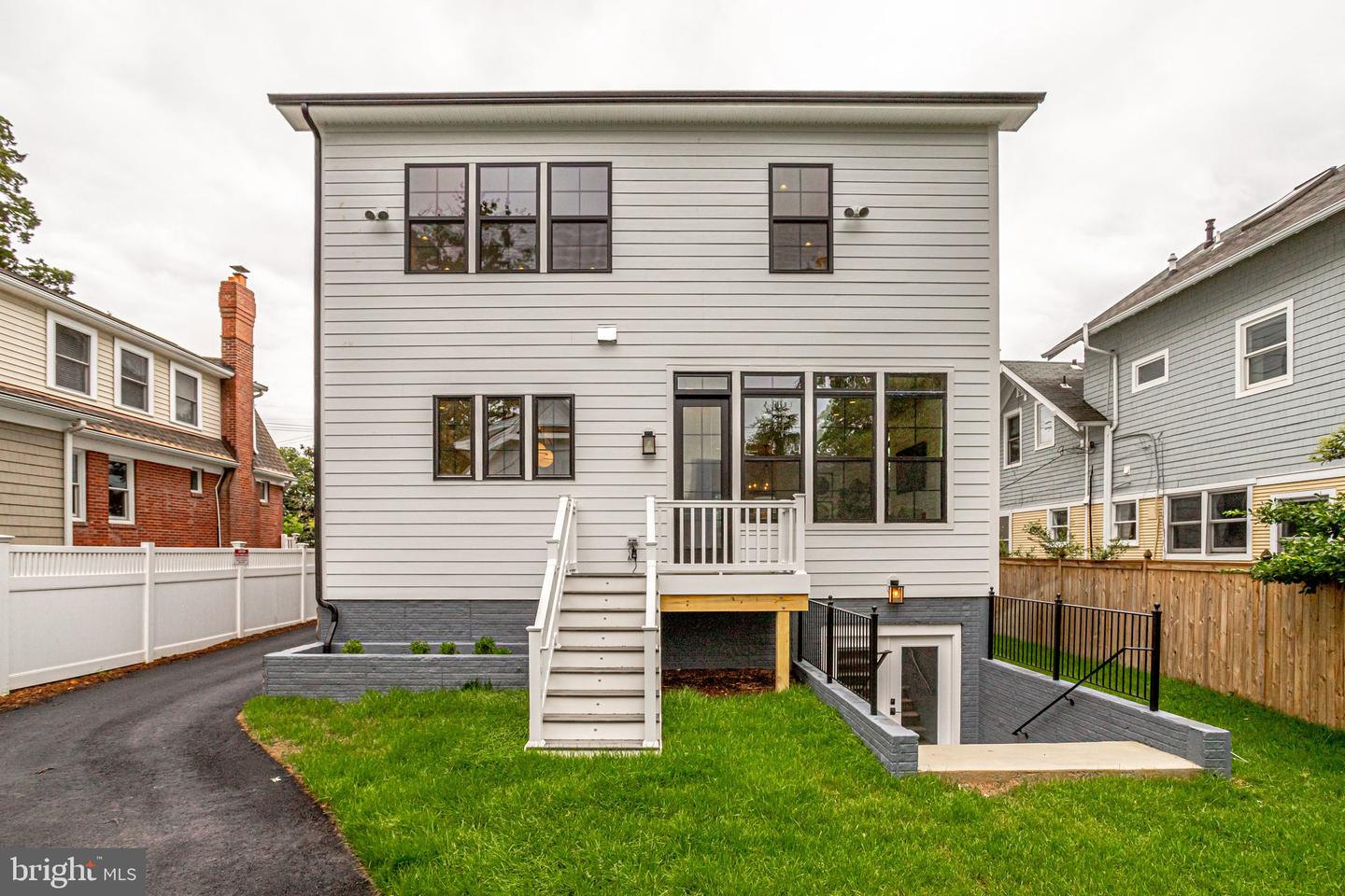 1933 N VAN BUREN ST, ARLINGTON, Virginia 22205, 4 Bedrooms Bedrooms, ,3 BathroomsBathrooms,Residential,For sale,1933 N VAN BUREN ST,VAAR2054436 MLS # VAAR2054436
