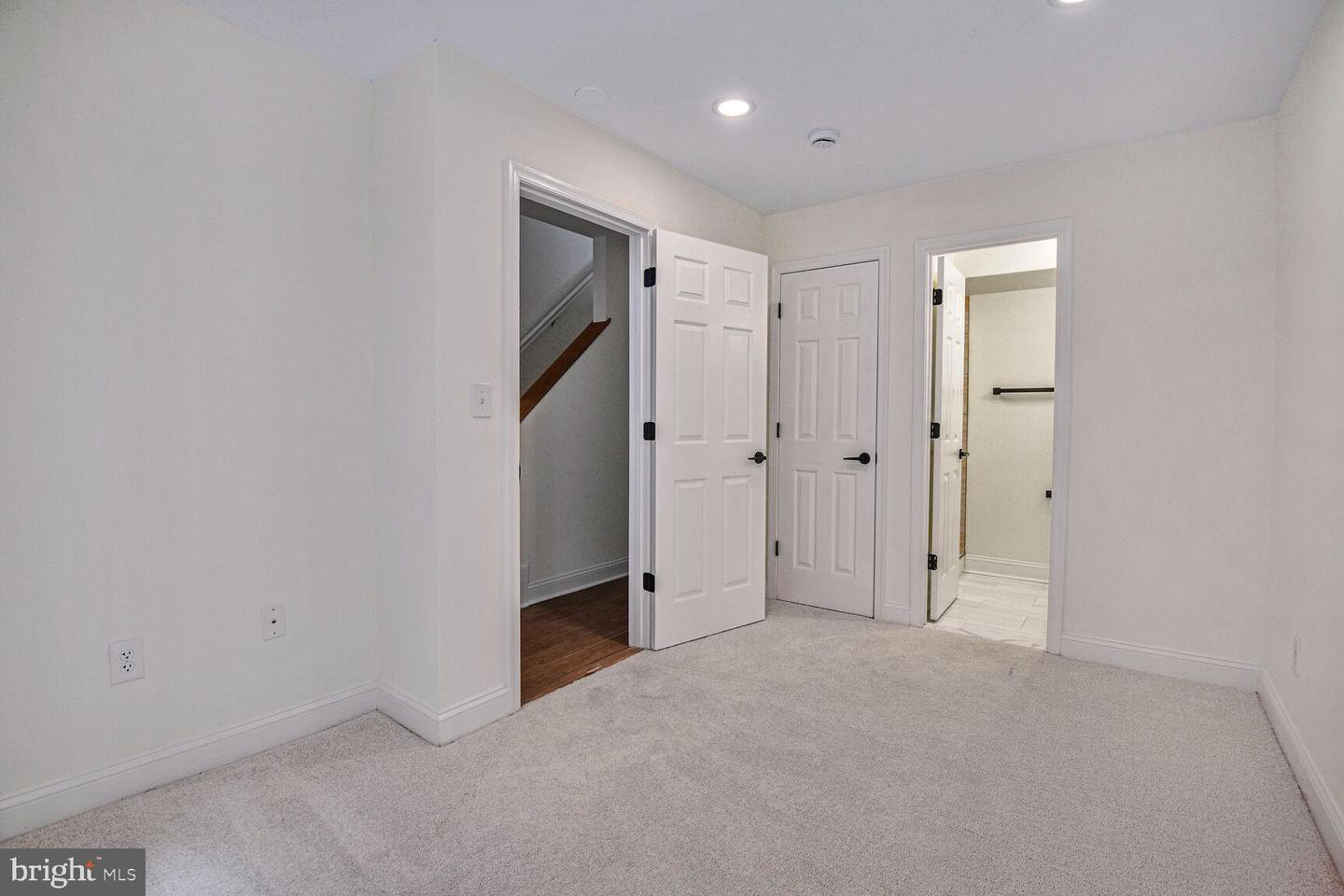 2127 12TH PL NW, WASHINGTON, District Of Columbia 20009, 3 Bedrooms Bedrooms, ,3 BathroomsBathrooms,Residential,For sale,2127 12TH PL NW,DCDC2189852 MLS # DCDC2189852
