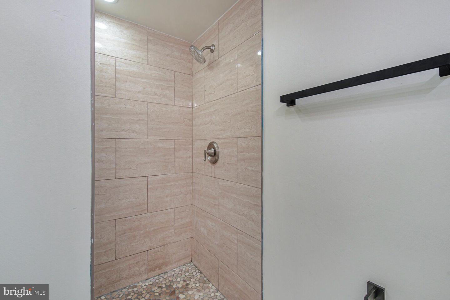2127 12TH PL NW, WASHINGTON, District Of Columbia 20009, 3 Bedrooms Bedrooms, ,3 BathroomsBathrooms,Residential,For sale,2127 12TH PL NW,DCDC2189852 MLS # DCDC2189852