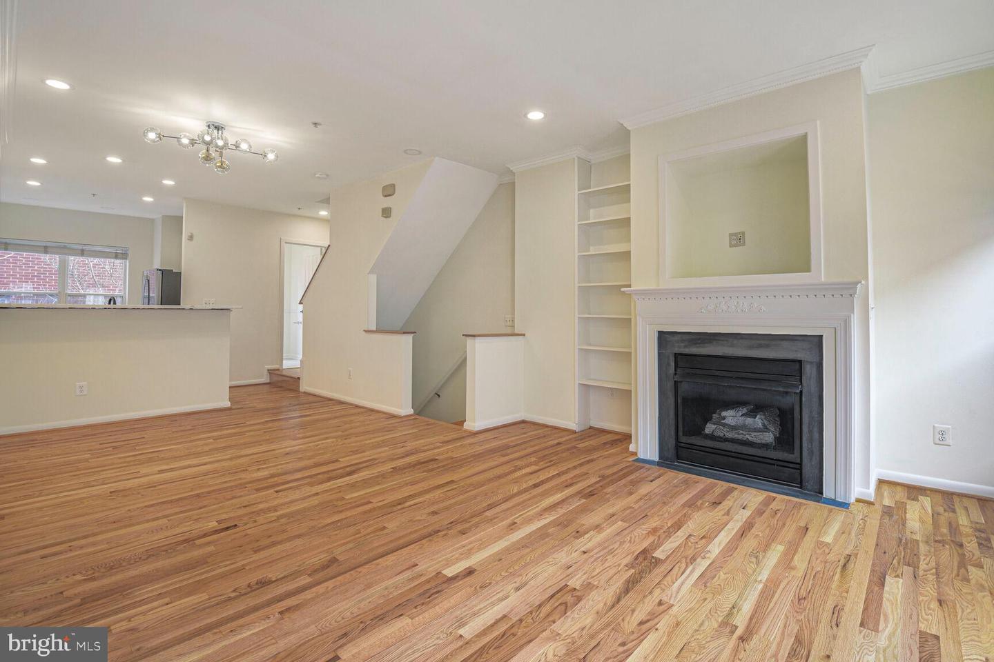 2127 12TH PL NW, WASHINGTON, District Of Columbia 20009, 3 Bedrooms Bedrooms, ,3 BathroomsBathrooms,Residential,For sale,2127 12TH PL NW,DCDC2189852 MLS # DCDC2189852