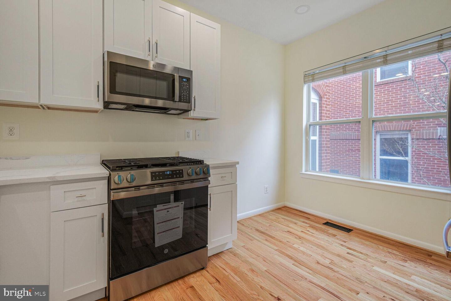 2127 12TH PL NW, WASHINGTON, District Of Columbia 20009, 3 Bedrooms Bedrooms, ,3 BathroomsBathrooms,Residential,For sale,2127 12TH PL NW,DCDC2189852 MLS # DCDC2189852