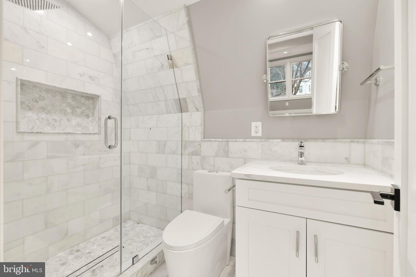 3901 NEW HAMPSHIRE AVE NW, WASHINGTON, District Of Columbia 20011, 6 Bedrooms Bedrooms, ,4 BathroomsBathrooms,Residential,For sale,3901 NEW HAMPSHIRE AVE NW,DCDC2190286 MLS # DCDC2190286