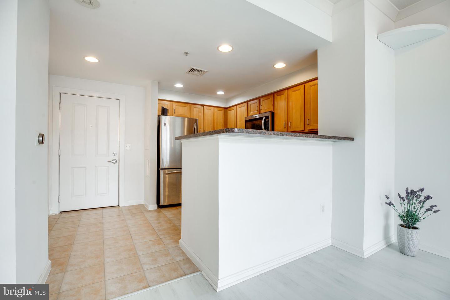 4490 MARKET COMMONS DR #712, FAIRFAX, Virginia 22033, 1 Bedroom Bedrooms, 1 Room Rooms,1 BathroomBathrooms,Residential,For sale,4490 MARKET COMMONS DR #712,VAFX2227800 MLS # VAFX2227800