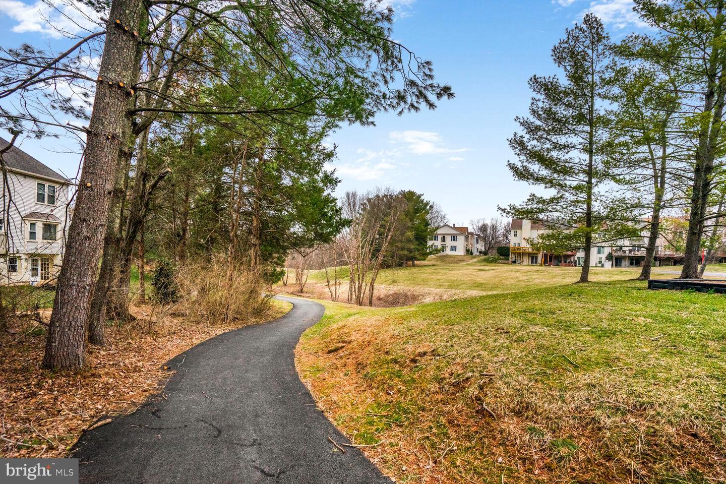 5260 GLEN MEADOW RD, CENTREVILLE, Virginia 20120, 5 Bedrooms Bedrooms, ,3 BathroomsBathrooms,Residential,For sale,5260 GLEN MEADOW RD,VAFX2220582 MLS # VAFX2220582