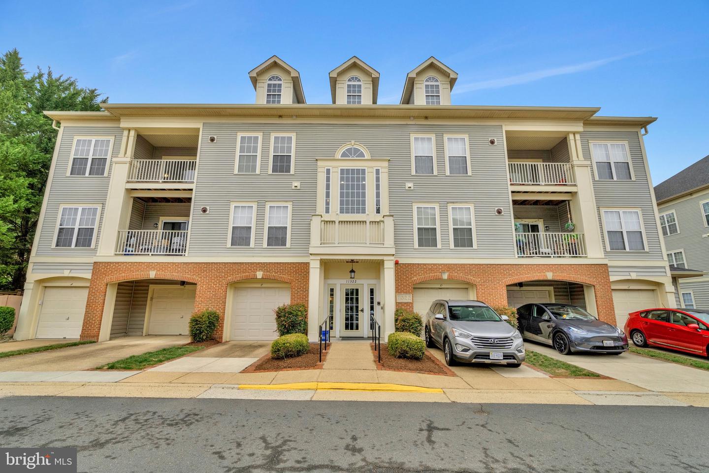 11322 WESTBROOK MILL LN #301, FAIRFAX, Virginia 22030, 2 Bedrooms Bedrooms, ,2 BathroomsBathrooms,Residential,For sale,11322 WESTBROOK MILL LN #301,VAFX2227806 MLS # VAFX2227806