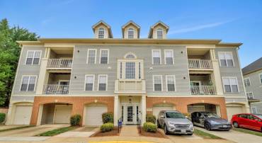 11322 WESTBROOK MILL LN #301, FAIRFAX, Virginia 22030, 2 Bedrooms Bedrooms, ,2 BathroomsBathrooms,Residential,For sale,11322 WESTBROOK MILL LN #301,VAFX2227806 MLS # VAFX2227806