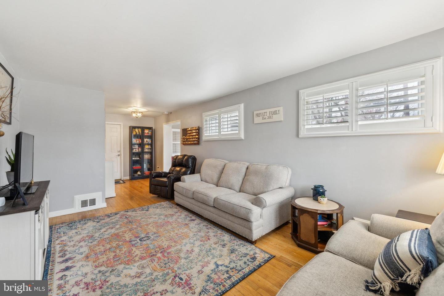 6724 KENYON DR, ALEXANDRIA, Virginia 22307, 2 Bedrooms Bedrooms, ,2 BathroomsBathrooms,Residential,For sale,6724 KENYON DR,VAFX2227942 MLS # VAFX2227942