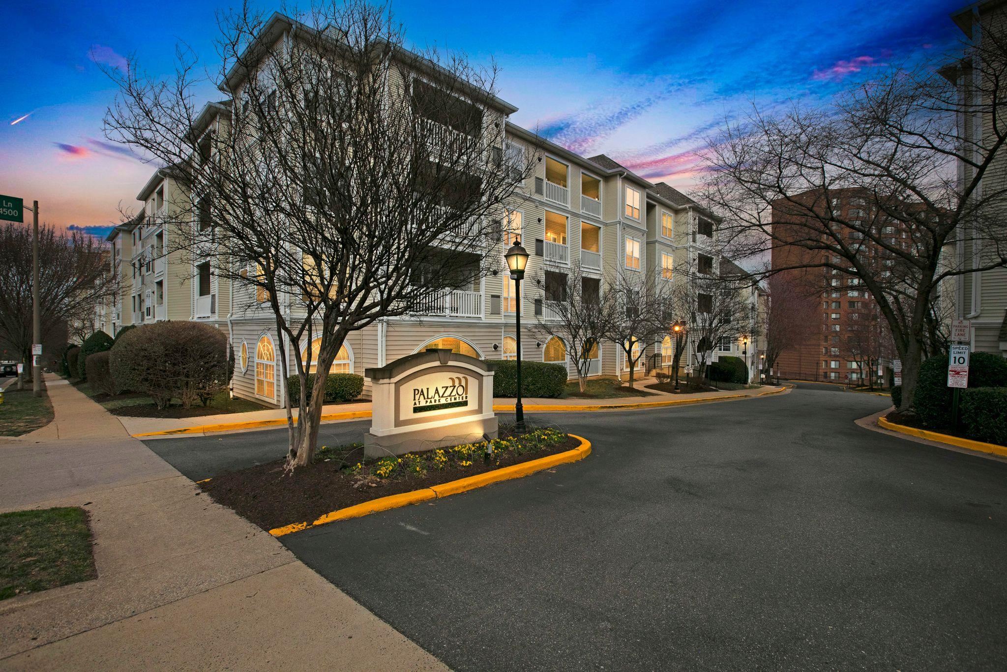 4551 STRUTFIELD LN, ALEXANDRIA, Virginia 22311, 2 Bedrooms Bedrooms, ,1 BathroomBathrooms,Residential,PALAZZO AT PARK CENTER,4551 STRUTFIELD LN,661973 MLS # 661973