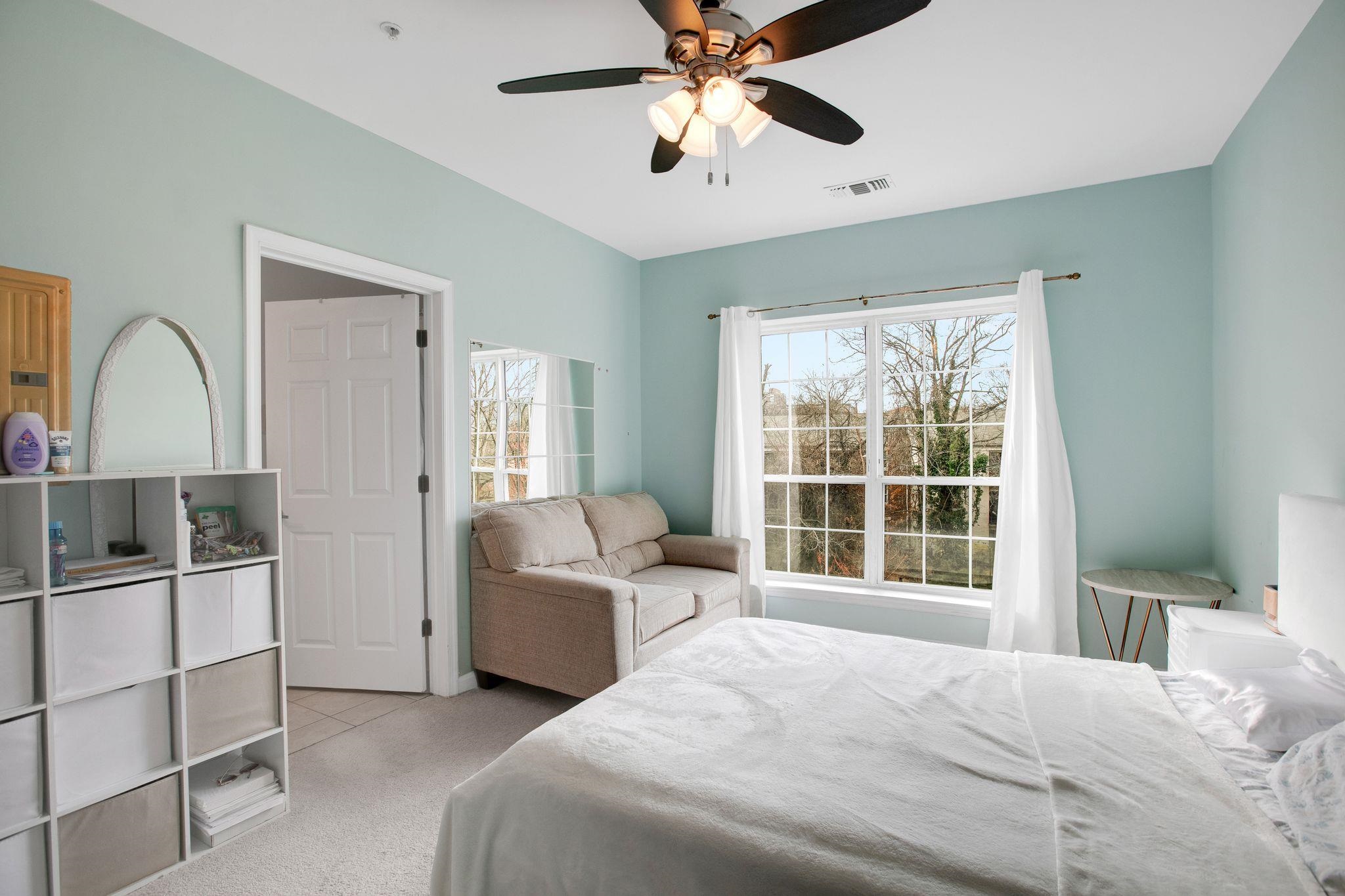 4551 STRUTFIELD LN, ALEXANDRIA, Virginia 22311, 2 Bedrooms Bedrooms, ,1 BathroomBathrooms,Residential,PALAZZO AT PARK CENTER,4551 STRUTFIELD LN,661973 MLS # 661973