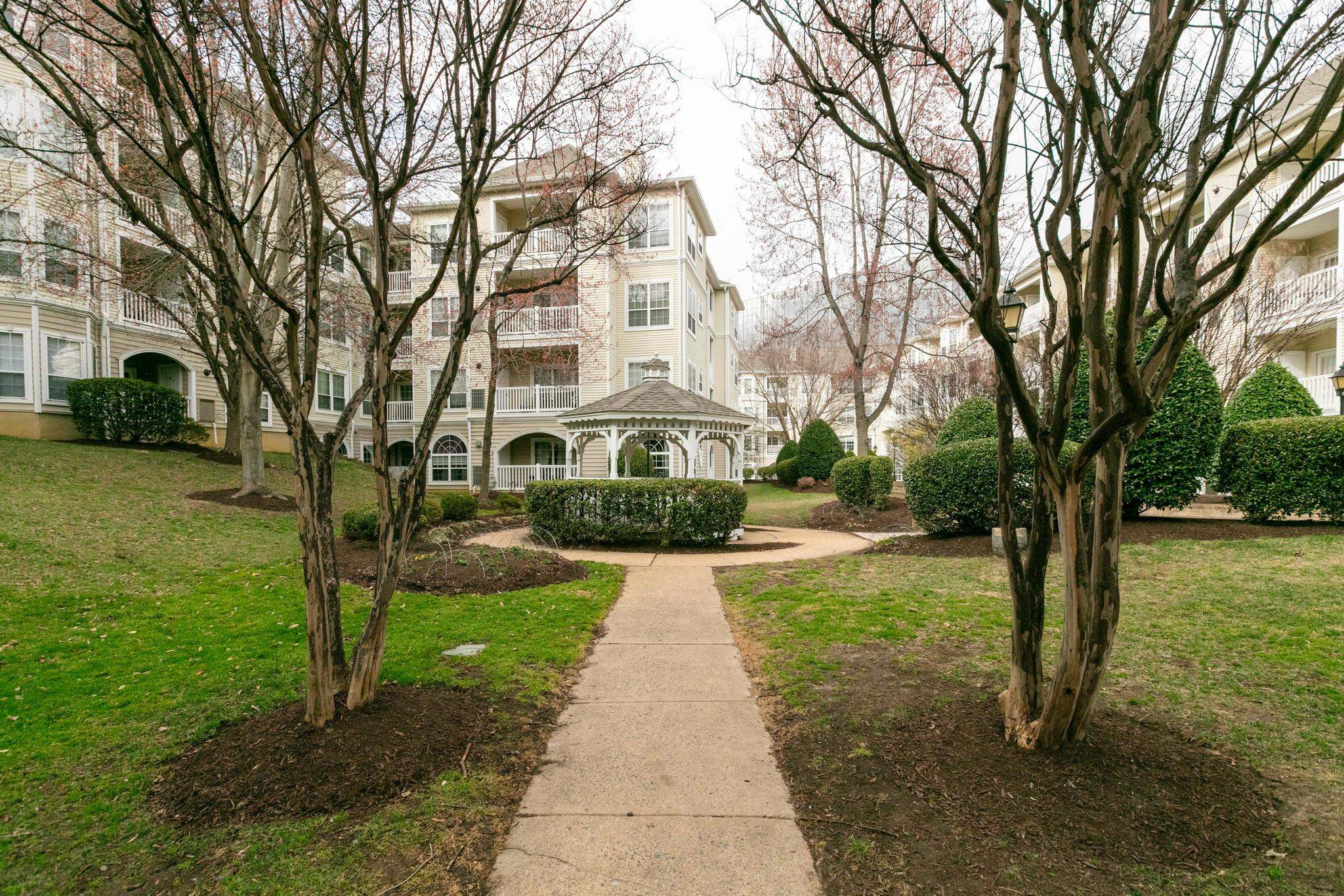 4551 STRUTFIELD LN, ALEXANDRIA, Virginia 22311, 2 Bedrooms Bedrooms, ,1 BathroomBathrooms,Residential,PALAZZO AT PARK CENTER,4551 STRUTFIELD LN,661973 MLS # 661973