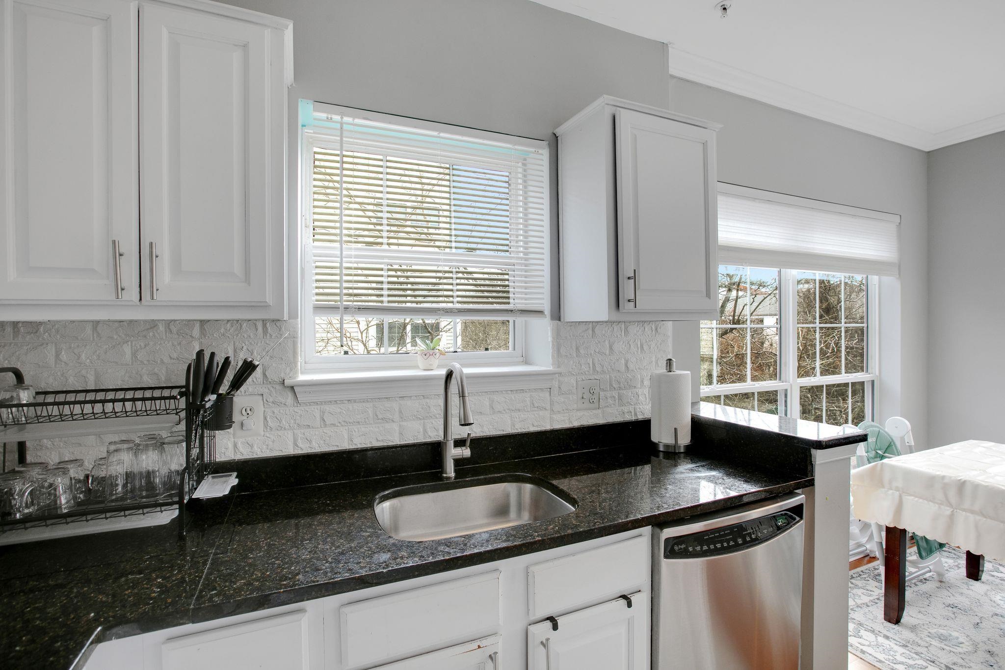 4551 STRUTFIELD LN, ALEXANDRIA, Virginia 22311, 2 Bedrooms Bedrooms, ,1 BathroomBathrooms,Residential,PALAZZO AT PARK CENTER,4551 STRUTFIELD LN,661973 MLS # 661973