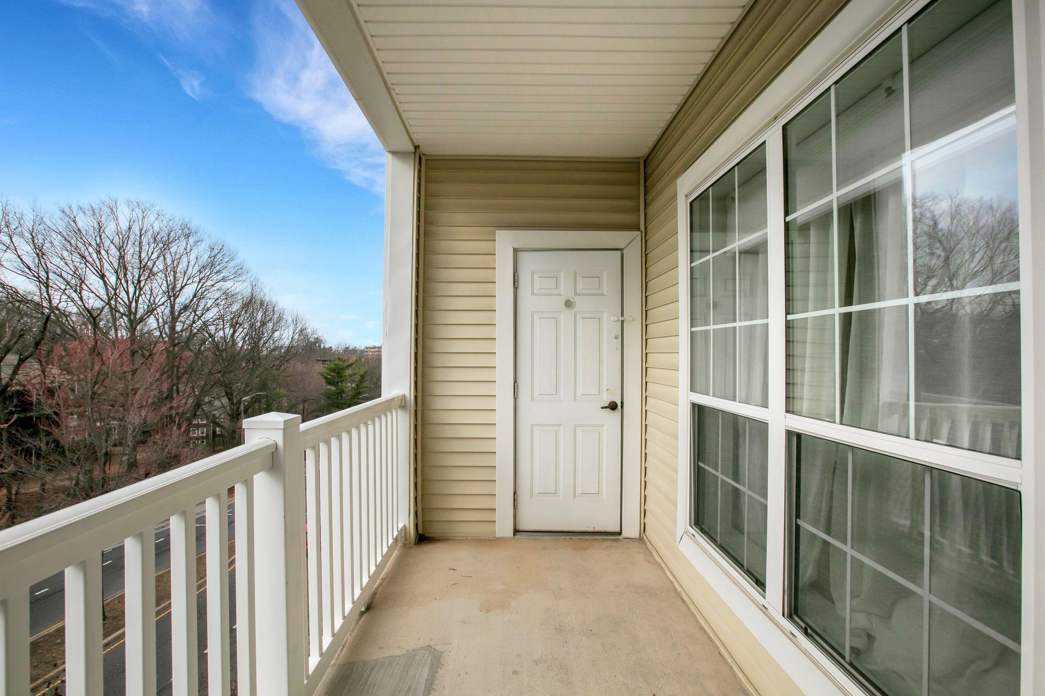 4551 STRUTFIELD LN, ALEXANDRIA, Virginia 22311, 2 Bedrooms Bedrooms, ,1 BathroomBathrooms,Residential,PALAZZO AT PARK CENTER,4551 STRUTFIELD LN,661973 MLS # 661973