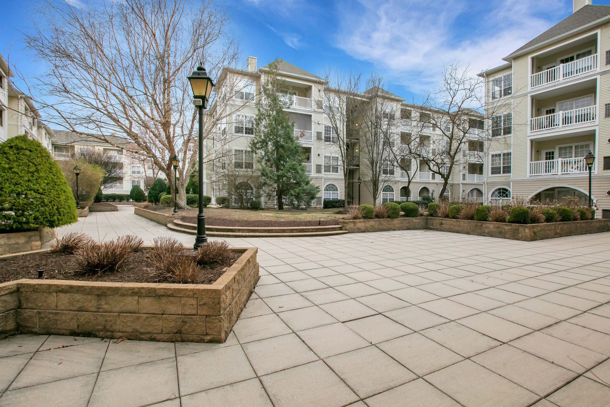 4551 STRUTFIELD LN, ALEXANDRIA, Virginia 22311, 2 Bedrooms Bedrooms, ,1 BathroomBathrooms,Residential,PALAZZO AT PARK CENTER,4551 STRUTFIELD LN,661973 MLS # 661973