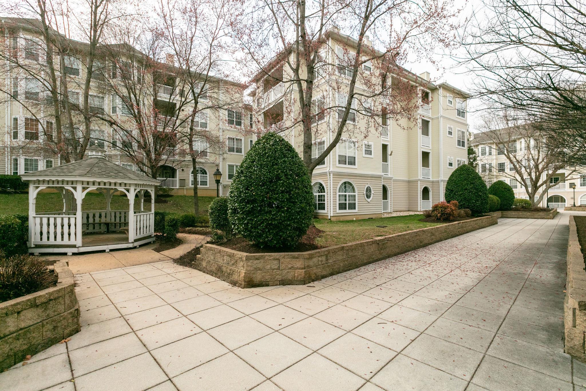 4551 STRUTFIELD LN, ALEXANDRIA, Virginia 22311, 2 Bedrooms Bedrooms, ,1 BathroomBathrooms,Residential,PALAZZO AT PARK CENTER,4551 STRUTFIELD LN,661973 MLS # 661973