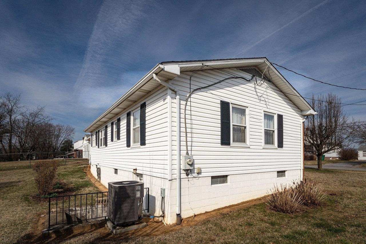 34 EDEN RD, LURAY, Virginia 22835, 2 Bedrooms Bedrooms, ,2 BathroomsBathrooms,Residential,34 EDEN RD,661989 MLS # 661989