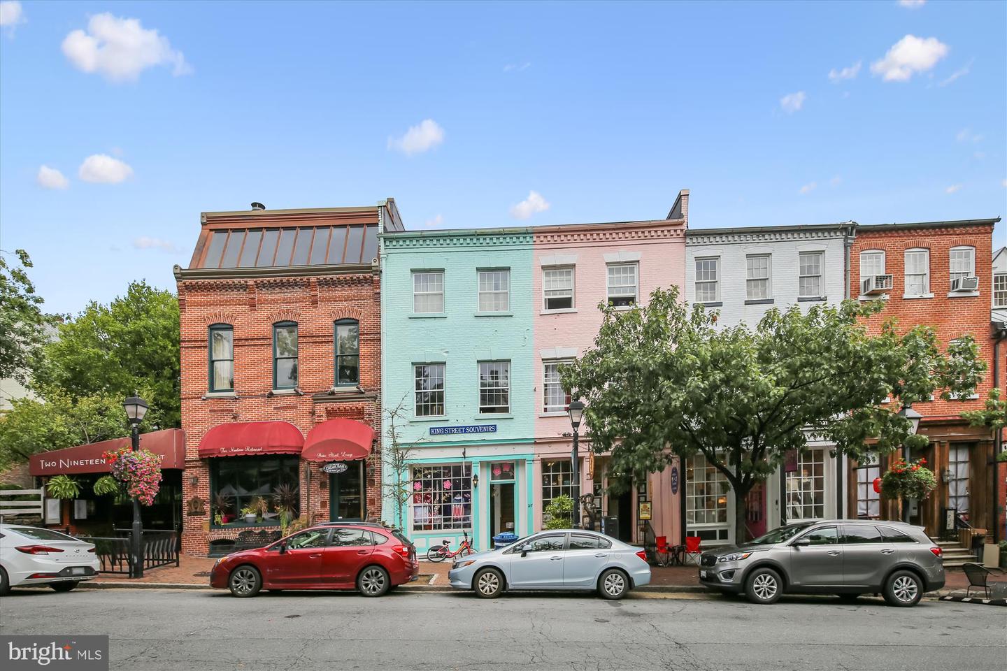 409 E RAYMOND AVE #8, ALEXANDRIA, Virginia 22301, 1 Bedroom Bedrooms, 4 Rooms Rooms,1 BathroomBathrooms,Residential,For sale,409 E RAYMOND AVE #8,VAAX2041870 MLS # VAAX2041870