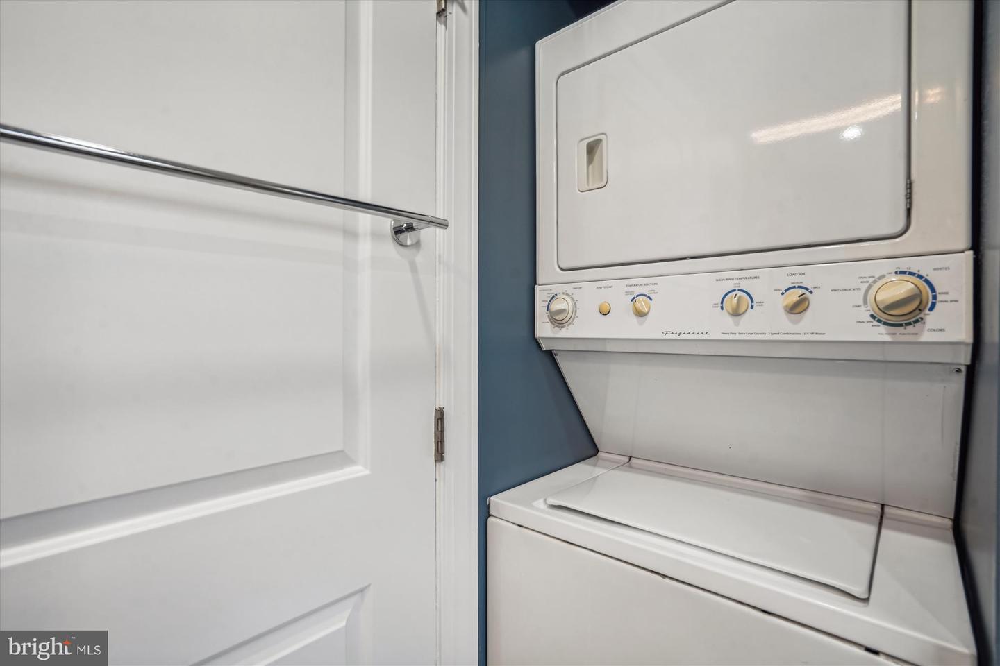 409 E RAYMOND AVE #8, ALEXANDRIA, Virginia 22301, 1 Bedroom Bedrooms, 4 Rooms Rooms,1 BathroomBathrooms,Residential,For sale,409 E RAYMOND AVE #8,VAAX2041870 MLS # VAAX2041870