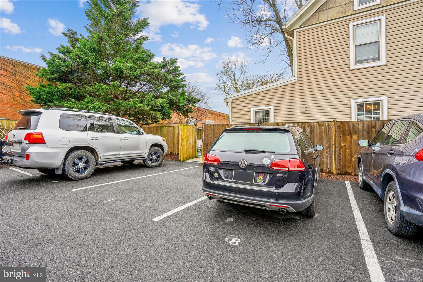 409 E RAYMOND AVE #8, ALEXANDRIA, Virginia 22301, 1 Bedroom Bedrooms, 4 Rooms Rooms,1 BathroomBathrooms,Residential,For sale,409 E RAYMOND AVE #8,VAAX2041870 MLS # VAAX2041870