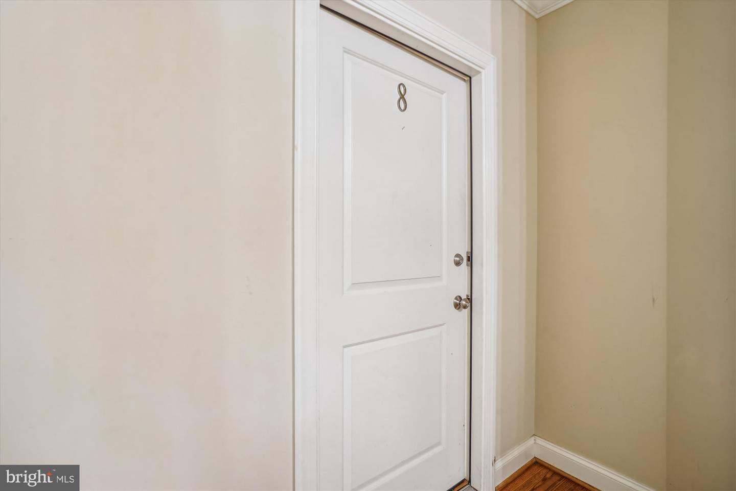 409 E RAYMOND AVE #8, ALEXANDRIA, Virginia 22301, 1 Bedroom Bedrooms, 4 Rooms Rooms,1 BathroomBathrooms,Residential,For sale,409 E RAYMOND AVE #8,VAAX2041870 MLS # VAAX2041870