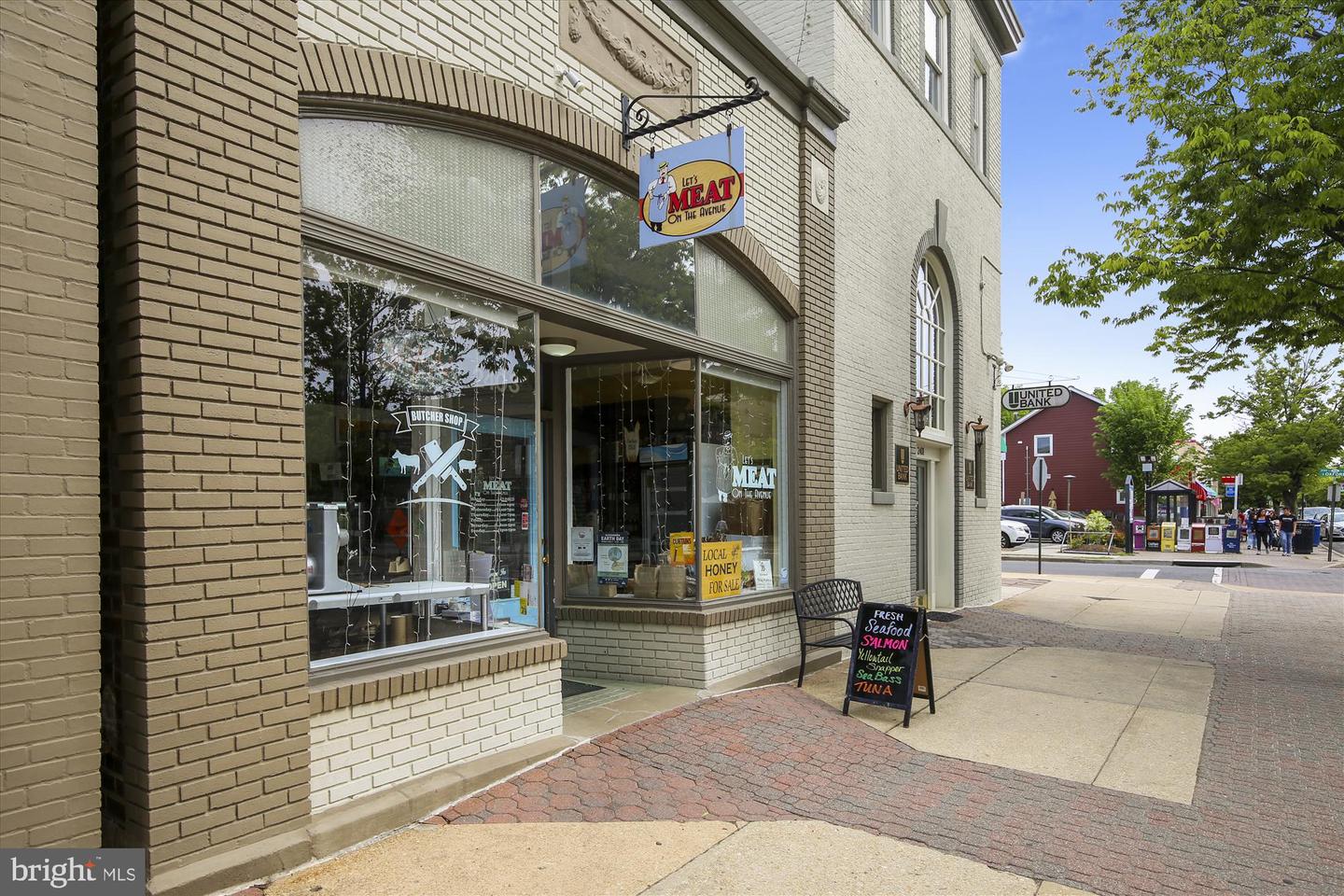 409 E RAYMOND AVE #8, ALEXANDRIA, Virginia 22301, 1 Bedroom Bedrooms, 4 Rooms Rooms,1 BathroomBathrooms,Residential,For sale,409 E RAYMOND AVE #8,VAAX2041870 MLS # VAAX2041870