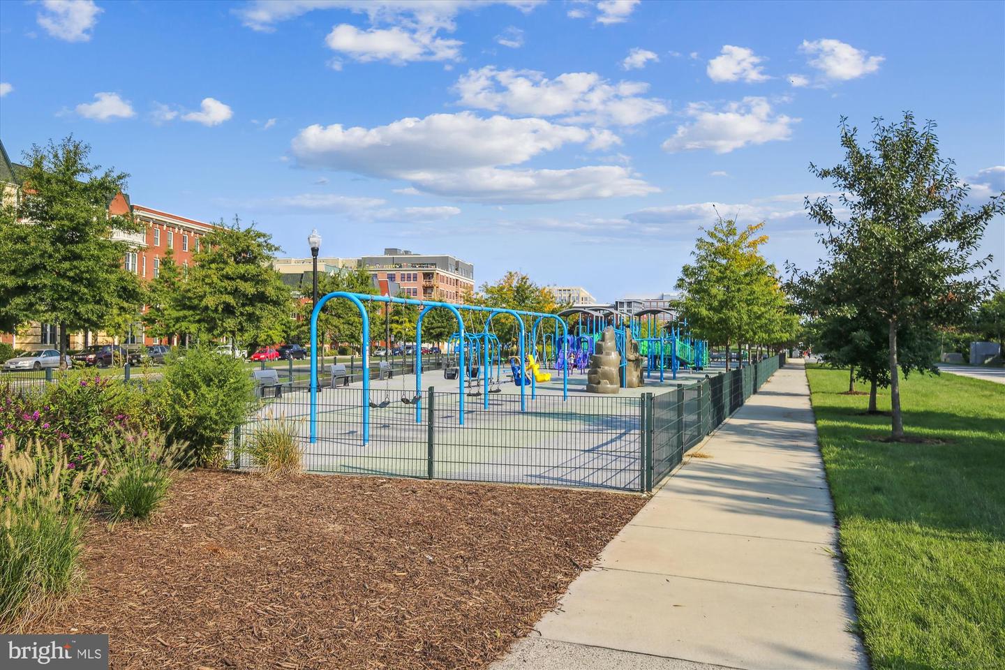409 E RAYMOND AVE #8, ALEXANDRIA, Virginia 22301, 1 Bedroom Bedrooms, 4 Rooms Rooms,1 BathroomBathrooms,Residential,For sale,409 E RAYMOND AVE #8,VAAX2041870 MLS # VAAX2041870