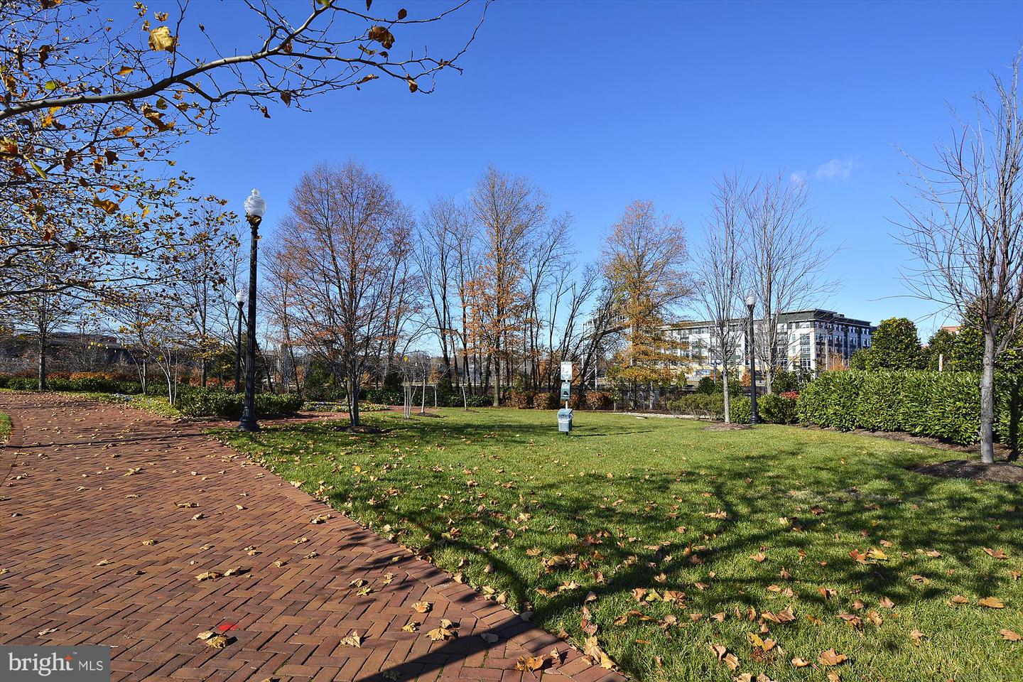 409 E RAYMOND AVE #8, ALEXANDRIA, Virginia 22301, 1 Bedroom Bedrooms, 4 Rooms Rooms,1 BathroomBathrooms,Residential,For sale,409 E RAYMOND AVE #8,VAAX2041870 MLS # VAAX2041870