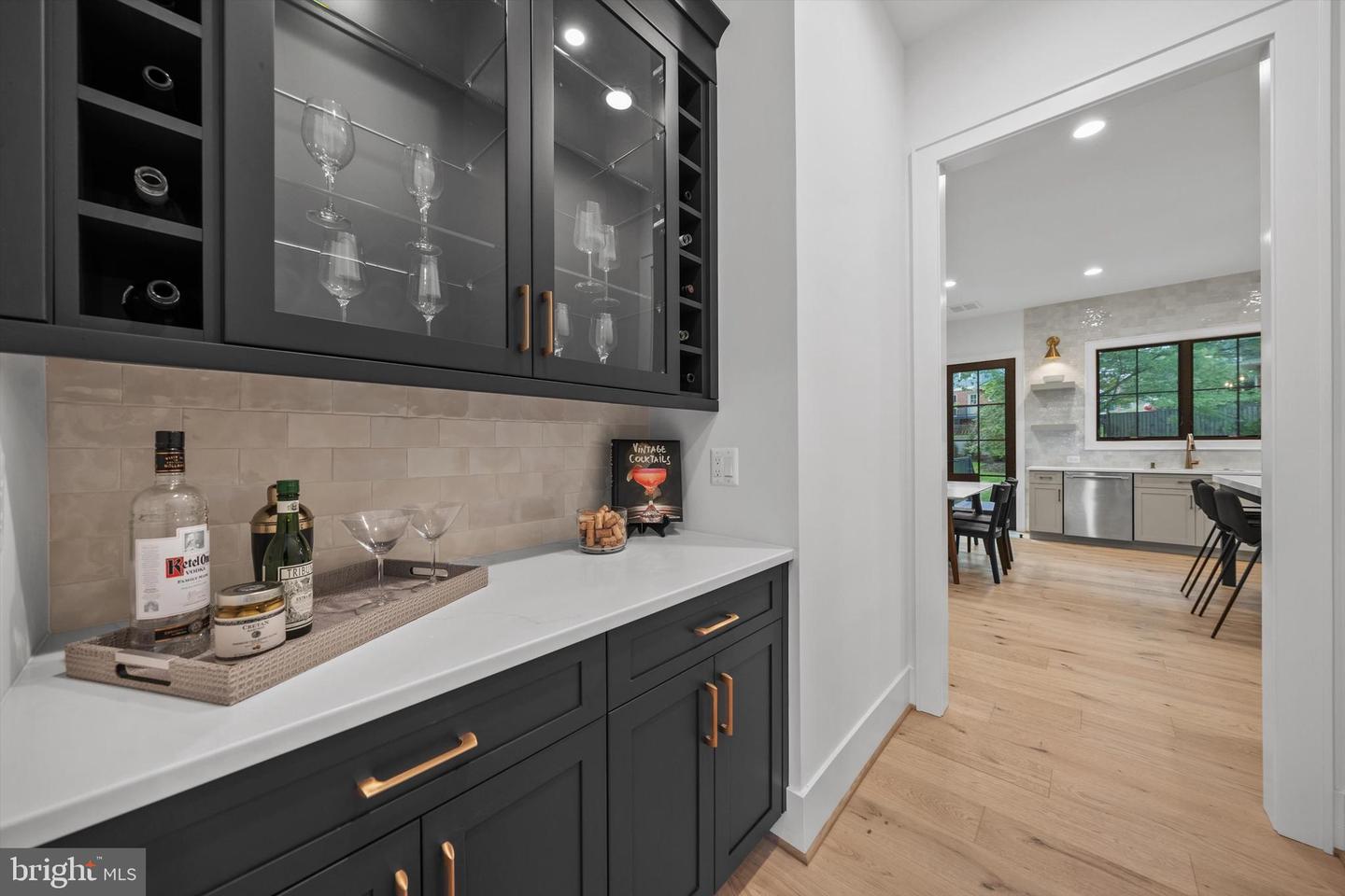6807 WILLIAMSBURG BLVD, ARLINGTON, Virginia 22213, 6 Bedrooms Bedrooms, ,6 BathroomsBathrooms,Residential,For sale,6807 WILLIAMSBURG BLVD,VAAR2053566 MLS # VAAR2053566