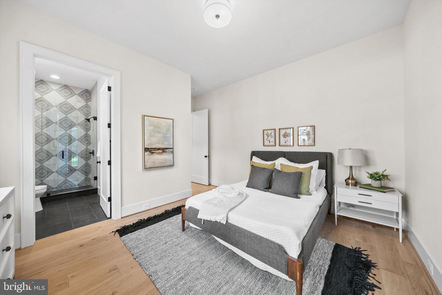 6807 WILLIAMSBURG BLVD, ARLINGTON, Virginia 22213, 6 Bedrooms Bedrooms, ,6 BathroomsBathrooms,Residential,For sale,6807 WILLIAMSBURG BLVD,VAAR2053566 MLS # VAAR2053566