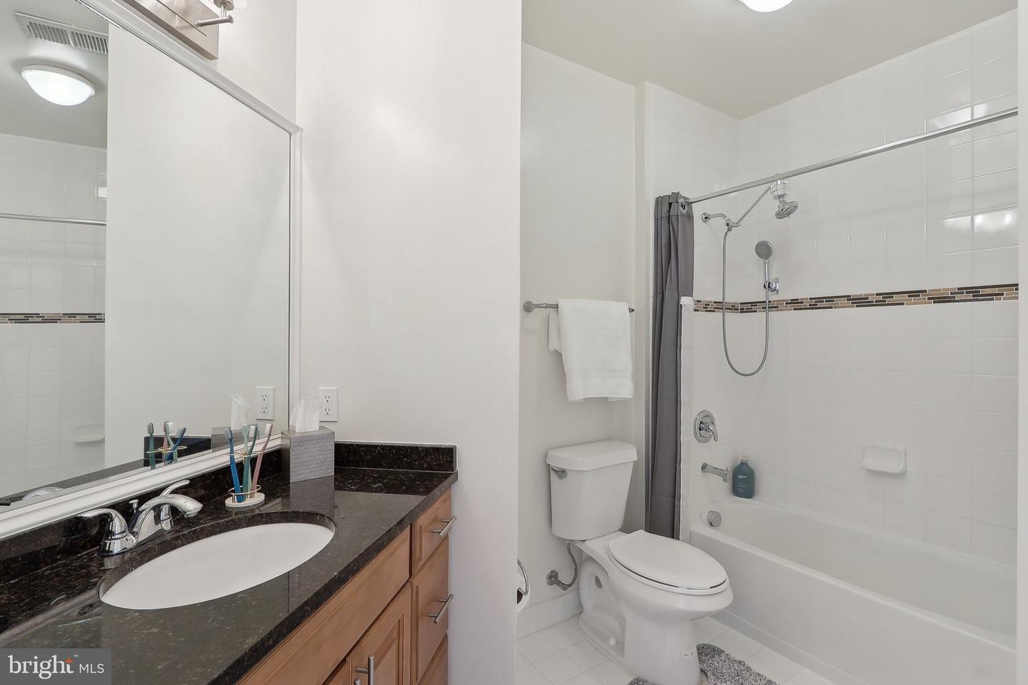 2101 N MONROE ST #214, ARLINGTON, Virginia 22207, 2 Bedrooms Bedrooms, ,1 BathroomBathrooms,Residential,For sale,2101 N MONROE ST #214,VAAR2053910 MLS # VAAR2053910