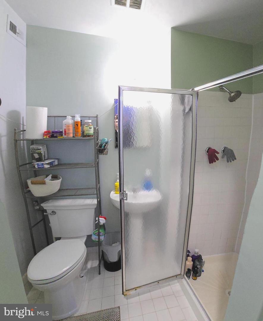 5035 AMERICANA DR, ANNANDALE, Virginia 22003, 4 Bedrooms Bedrooms, ,2 BathroomsBathrooms,Residential,For sale,5035 AMERICANA DR,VAFX2225042 MLS # VAFX2225042