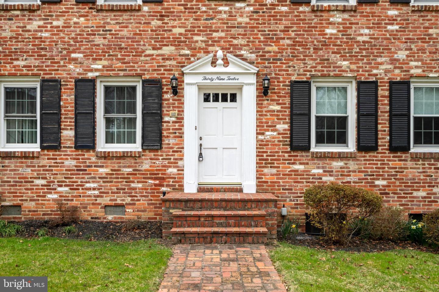 3912 LOCUST LN, ALEXANDRIA, Virginia 22310, 5 Bedrooms Bedrooms, ,3 BathroomsBathrooms,Residential,For sale,3912 LOCUST LN,VAFX2226450 MLS # VAFX2226450