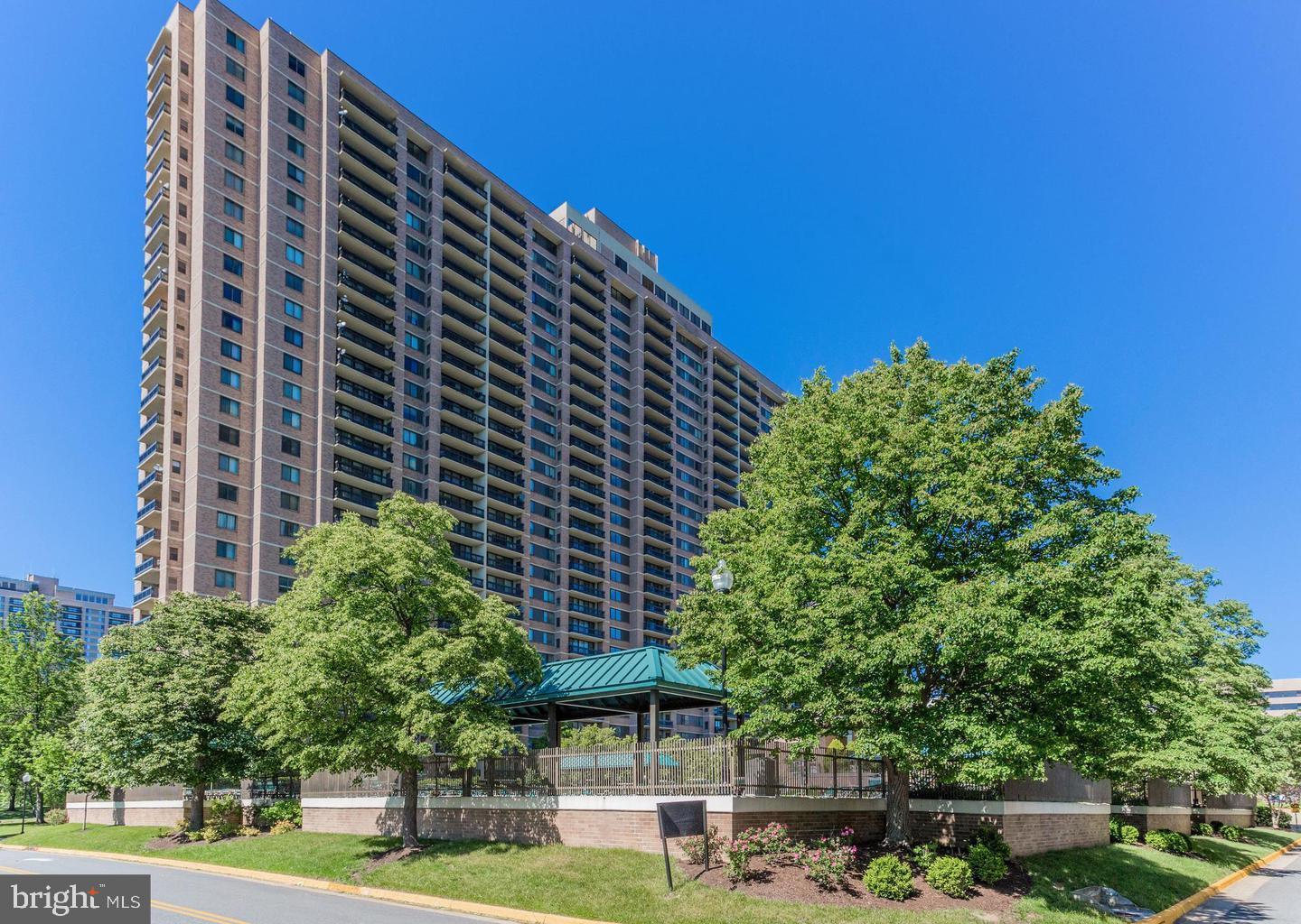 5501 SEMINARY RD #1809S, FALLS CHURCH, Virginia 22041, 2 Bedrooms Bedrooms, ,2 BathroomsBathrooms,Residential,For sale,5501 SEMINARY RD #1809S,VAFX2214992 MLS # VAFX2214992