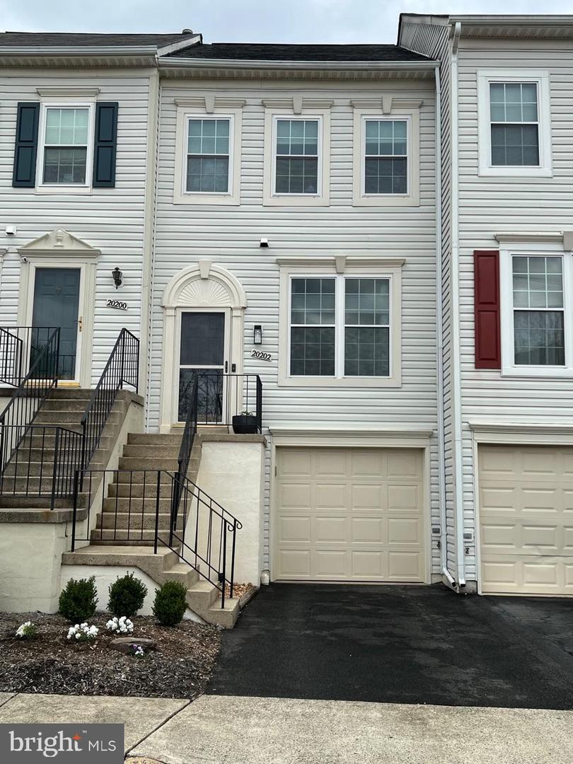 20202 FOOTHILL TER, ASHBURN, Virginia 20147, 2 Bedrooms Bedrooms, ,1 BathroomBathrooms,Residential,For sale,20202 FOOTHILL TER,VALO2090970 MLS # VALO2090970