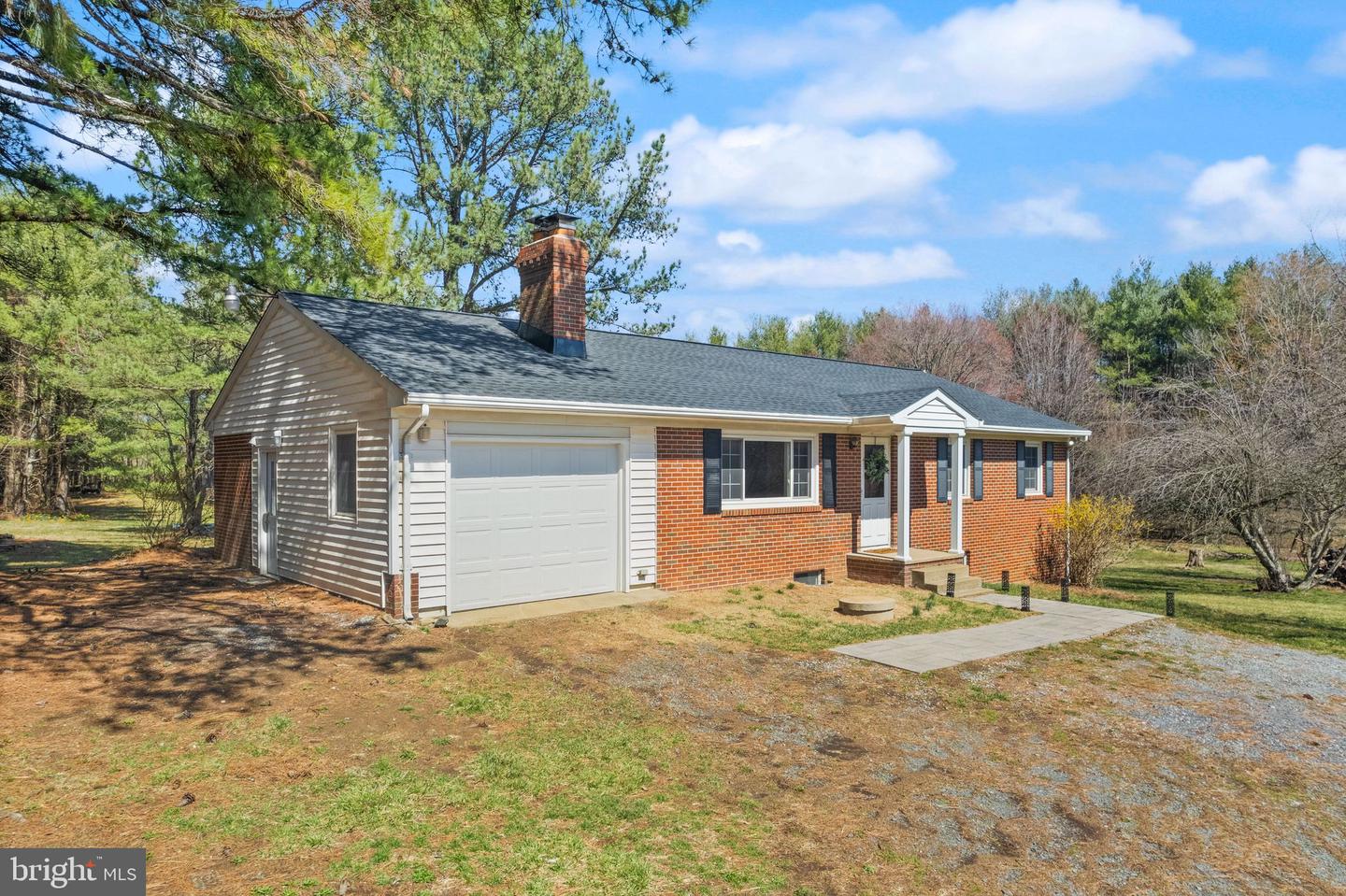 38956 RICKARD RD, LOVETTSVILLE, Virginia 20180, 3 Bedrooms Bedrooms, ,3 BathroomsBathrooms,Residential,For sale,38956 RICKARD RD,VALO2090594 MLS # VALO2090594