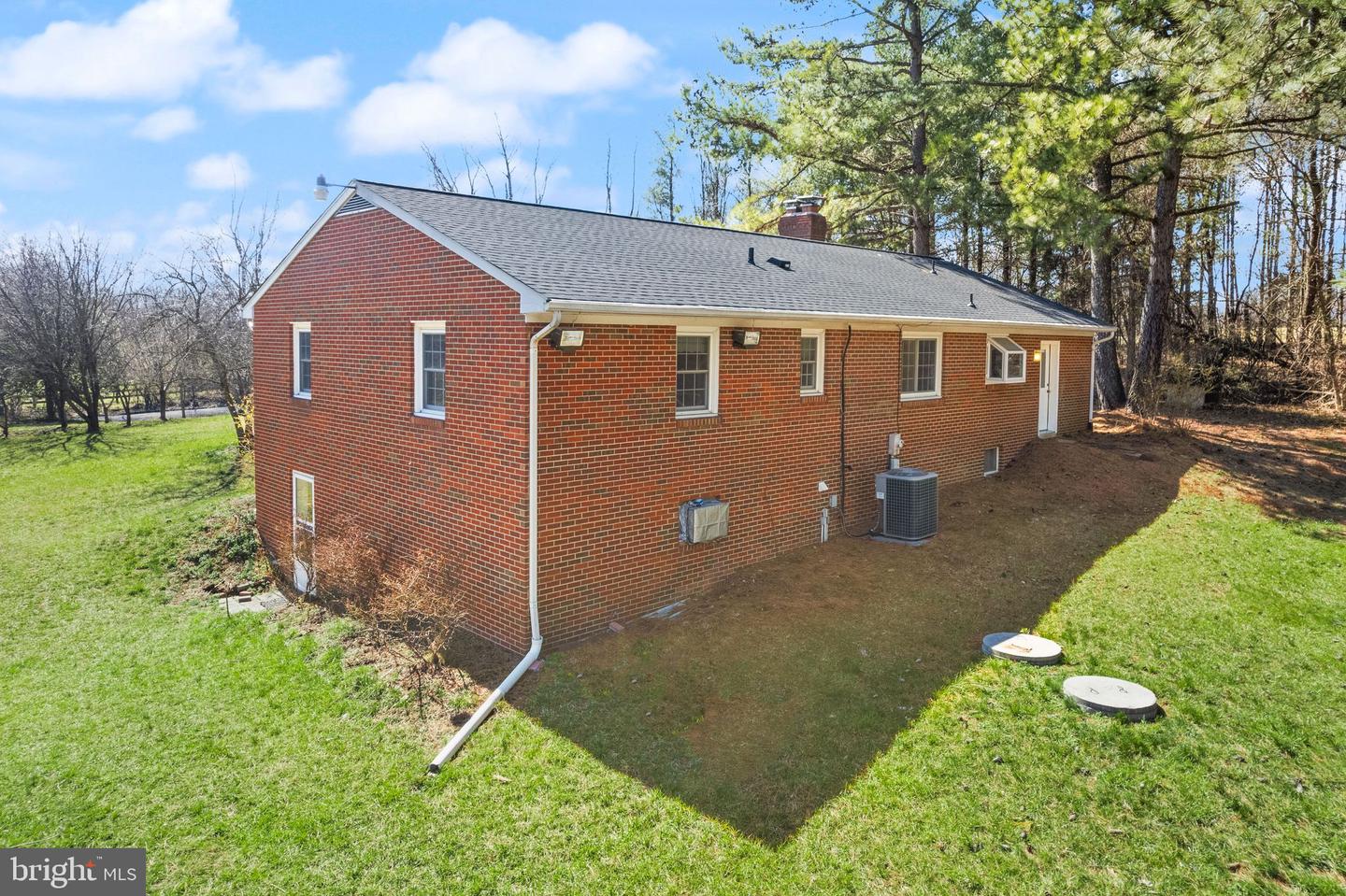 38956 RICKARD RD, LOVETTSVILLE, Virginia 20180, 3 Bedrooms Bedrooms, ,3 BathroomsBathrooms,Residential,For sale,38956 RICKARD RD,VALO2090594 MLS # VALO2090594