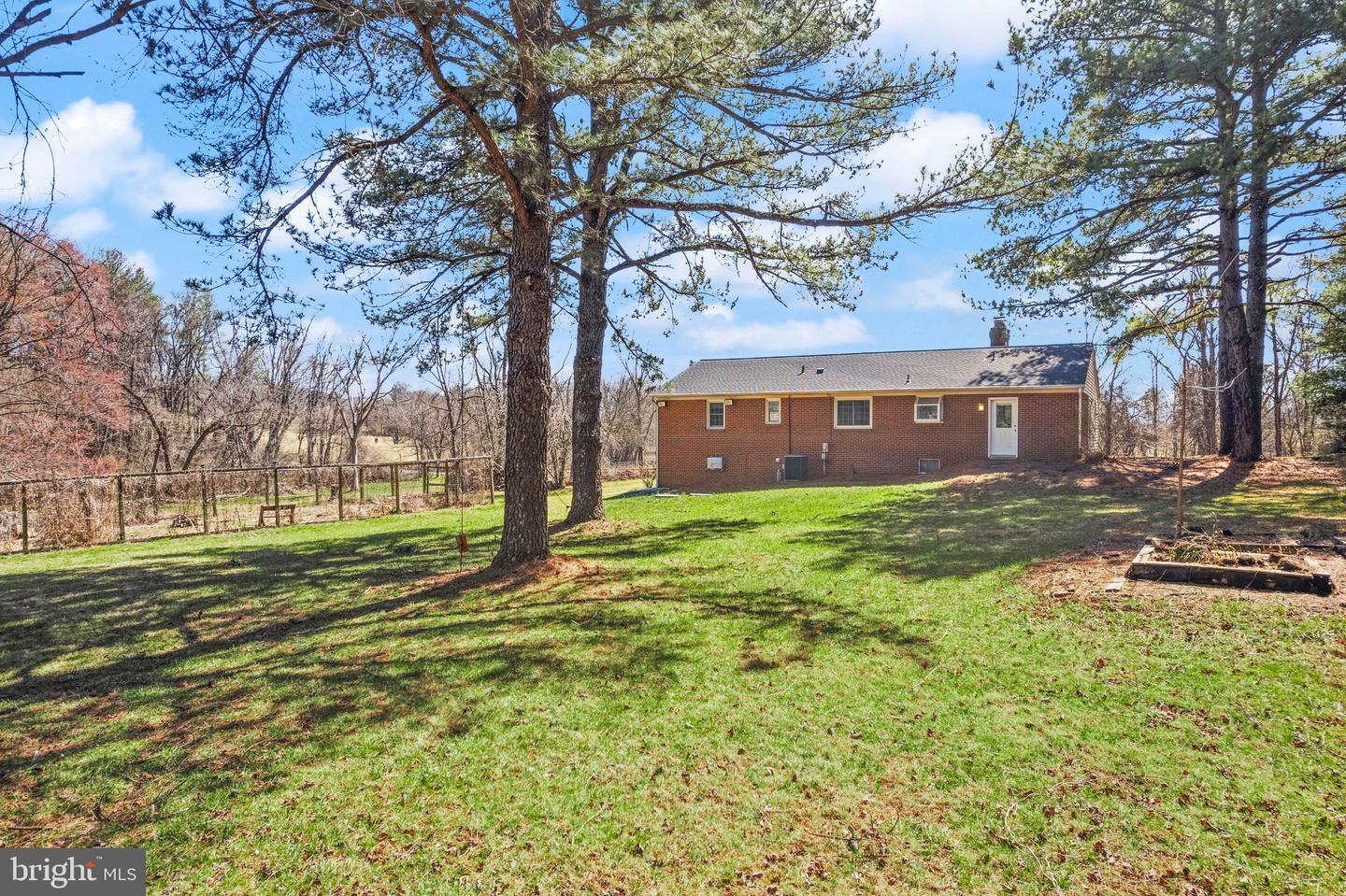 38956 RICKARD RD, LOVETTSVILLE, Virginia 20180, 3 Bedrooms Bedrooms, ,3 BathroomsBathrooms,Residential,For sale,38956 RICKARD RD,VALO2090594 MLS # VALO2090594