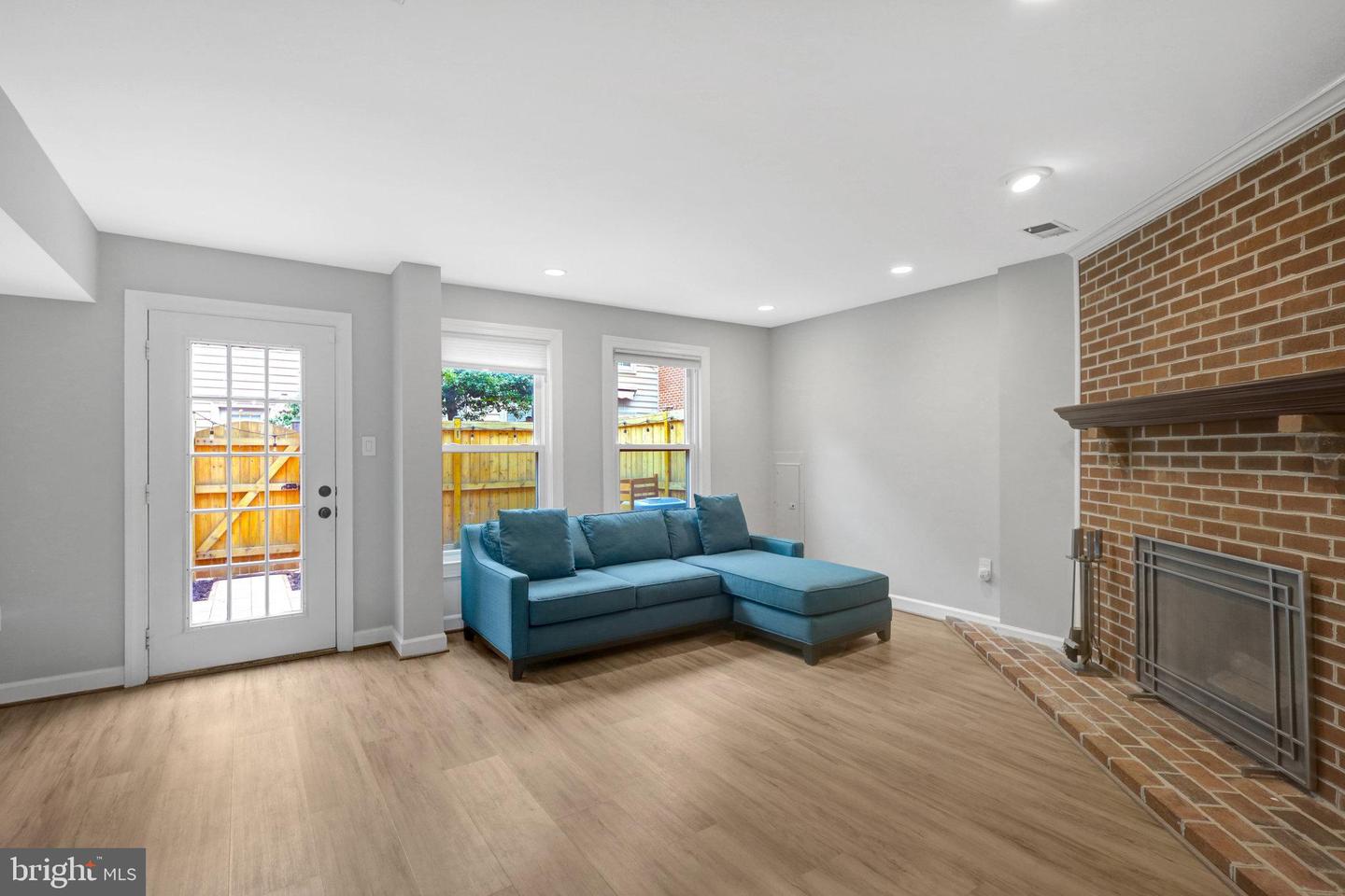 1207 MADISON ST, ALEXANDRIA, Virginia 22314, 2 Bedrooms Bedrooms, ,2 BathroomsBathrooms,Residential,For sale,1207 MADISON ST,VAAX2042580 MLS # VAAX2042580