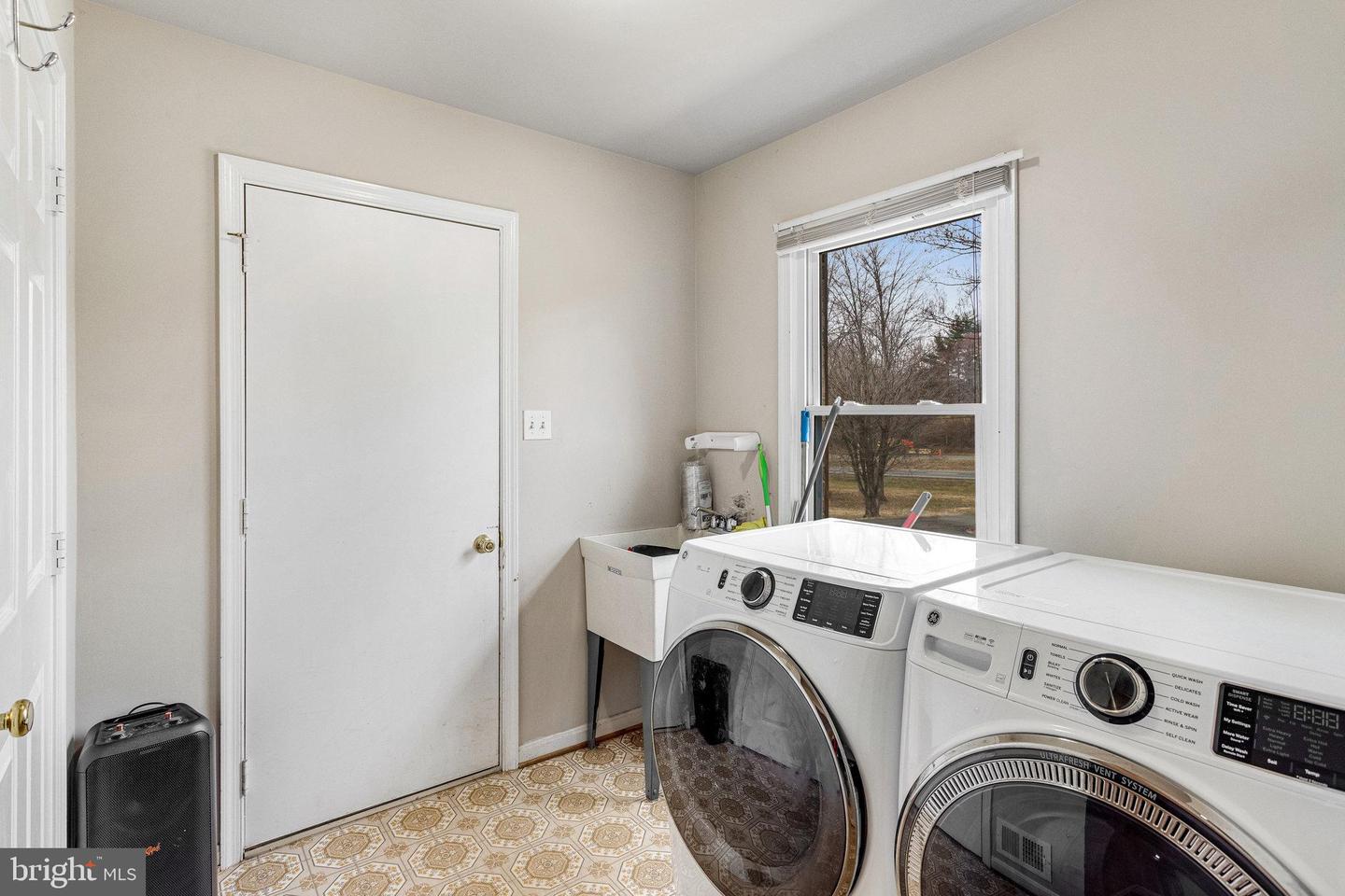 9150 JAMES MADISON HWY, WARRENTON, Virginia 20186, 3 Bedrooms Bedrooms, ,2 BathroomsBathrooms,Residential,For sale,9150 JAMES MADISON HWY,VAFQ2015808 MLS # VAFQ2015808