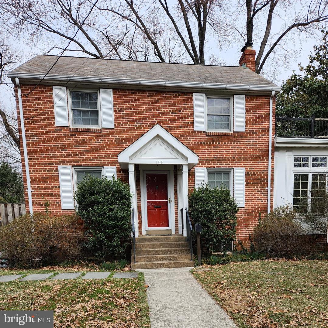 125 S IRVING ST, ARLINGTON, Virginia 22204, 3 Bedrooms Bedrooms, ,2 BathroomsBathrooms,Residential,For sale,125 S IRVING ST,VAAR2054690 MLS # VAAR2054690