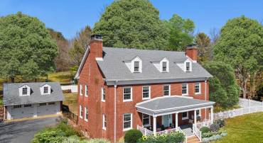 1610 N AUGUSTA ST, STAUNTON, Virginia 24401, 5 Bedrooms Bedrooms, ,3 BathroomsBathrooms,Residential,Renovated American Foursquare,1610 N AUGUSTA ST,662065 MLS # 662065