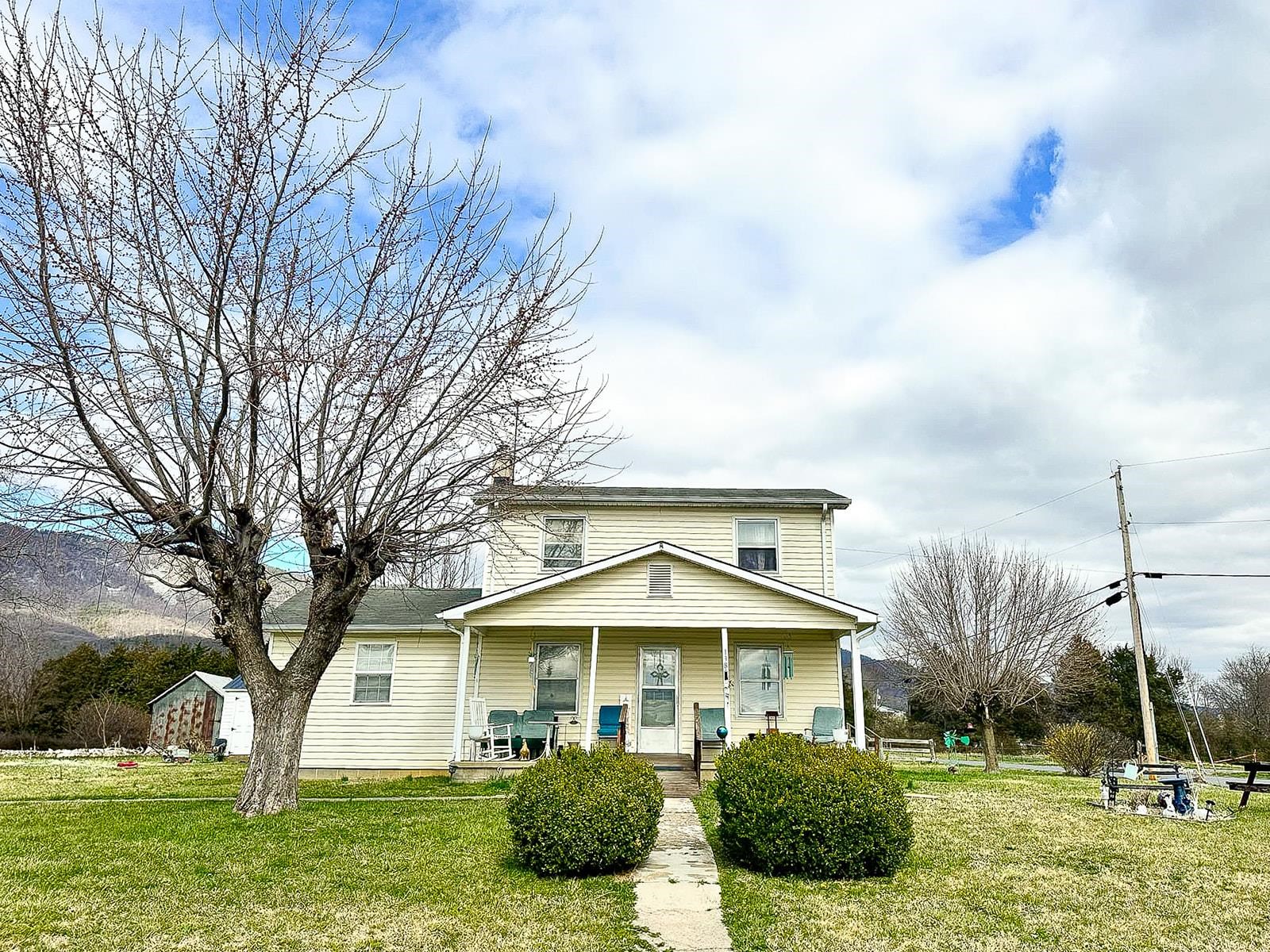 138 SAINT JOHNS RD, LURAY, Virginia 22835, 3 Bedrooms Bedrooms, ,1 BathroomBathrooms,Residential,138 SAINT JOHNS RD,662076 MLS # 662076