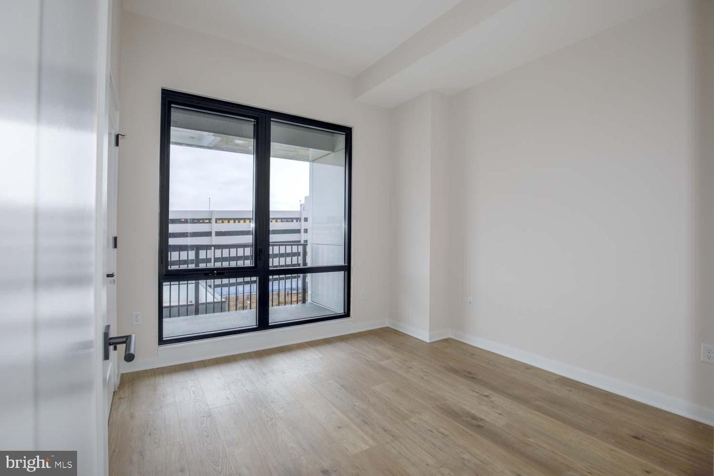 255 W. FALLS STATION BLVD #407, FALLS CHURCH, Virginia 22046, 3 Bedrooms Bedrooms, ,2 BathroomsBathrooms,Residential,For sale,255 W. FALLS STATION BLVD #407,VAFA2002826 MLS # VAFA2002826