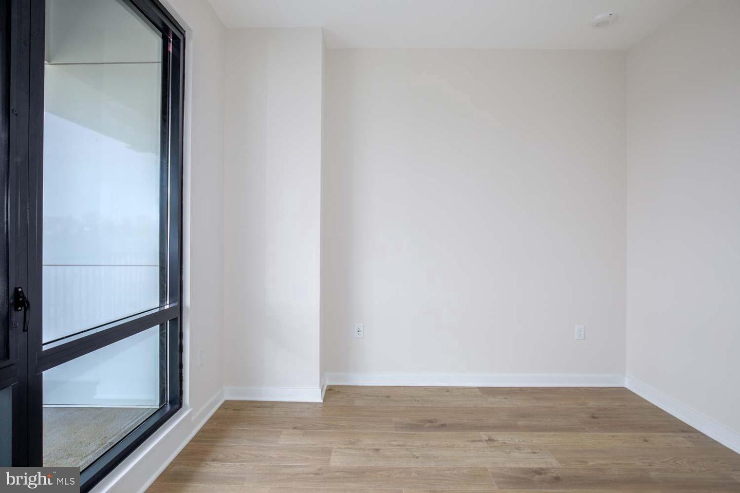 255 W. FALLS STATION BLVD #407, FALLS CHURCH, Virginia 22046, 3 Bedrooms Bedrooms, ,2 BathroomsBathrooms,Residential,For sale,255 W. FALLS STATION BLVD #407,VAFA2002826 MLS # VAFA2002826