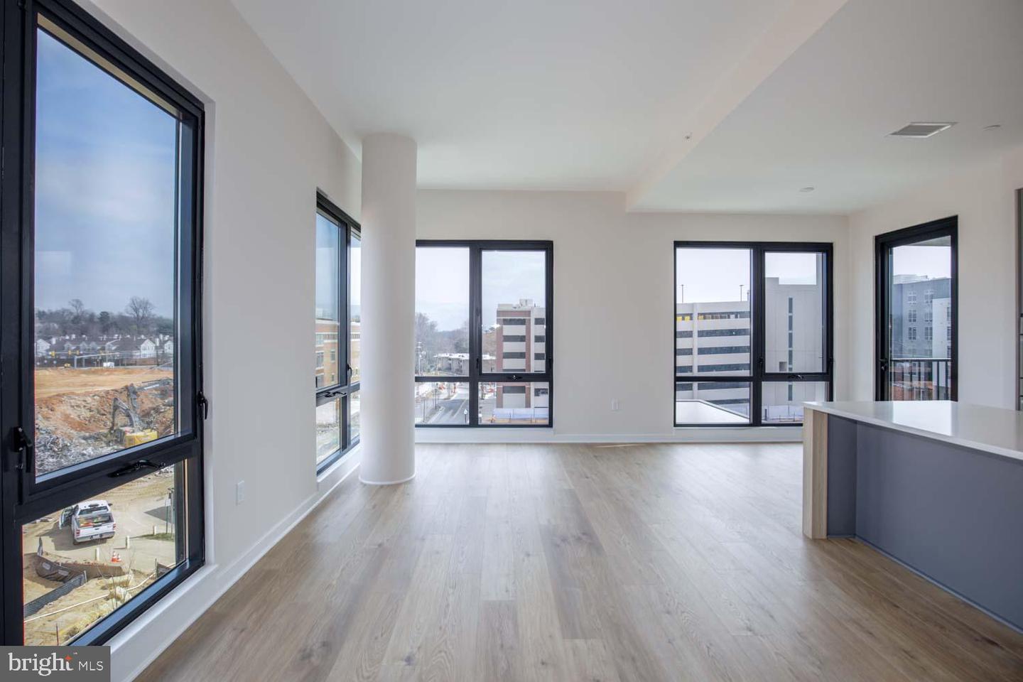 255 W. FALLS STATION BLVD #407, FALLS CHURCH, Virginia 22046, 3 Bedrooms Bedrooms, ,2 BathroomsBathrooms,Residential,For sale,255 W. FALLS STATION BLVD #407,VAFA2002826 MLS # VAFA2002826