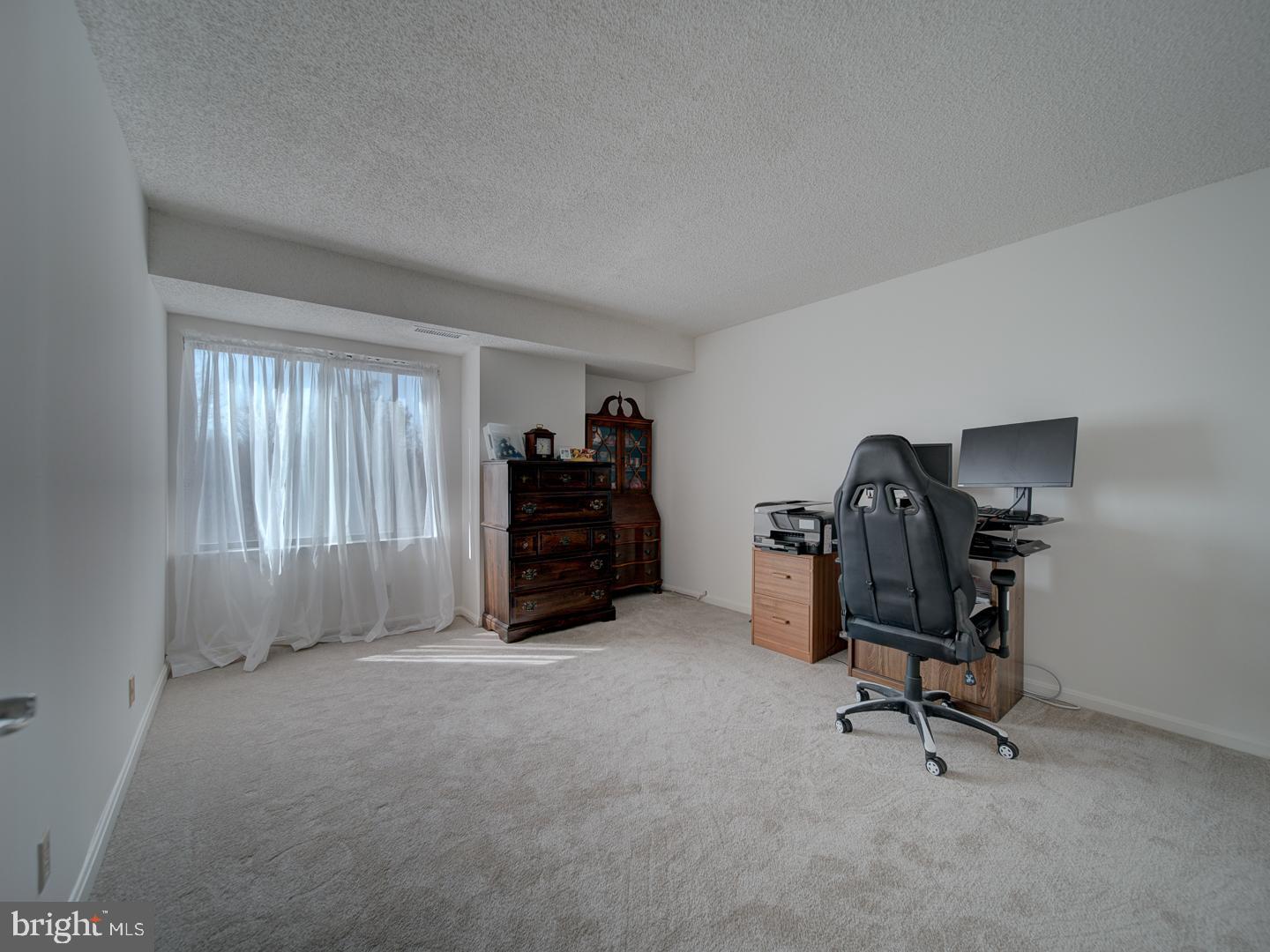 3800 POWELL LN #727, FALLS CHURCH, Virginia 22041, 2 Bedrooms Bedrooms, ,2 BathroomsBathrooms,Residential,For sale,3800 POWELL LN #727,VAFX2228050 MLS # VAFX2228050