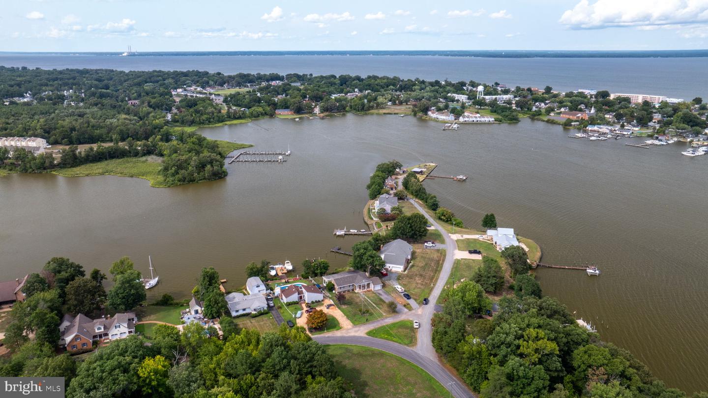 21 WATERVIEW PT, COLONIAL BEACH, Virginia 22443, 5 Bedrooms Bedrooms, 10 Rooms Rooms,3 BathroomsBathrooms,Residential,For sale,21 WATERVIEW PT,VAWE2008444 MLS # VAWE2008444